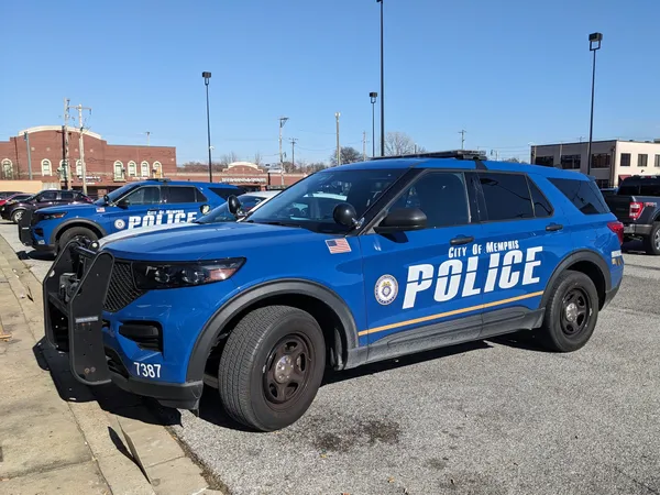 What is known about the heavy police presence reported at Memphis’ Poplar Commons shopping center