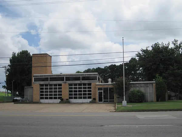 Two critically injured in Fox Meadows crash near Knight Arnold Road as Memphis police investigate circumstances